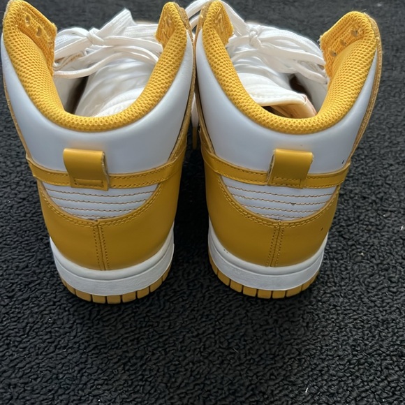 Nike high top dunks, women’s size 5.5 - Picture 3 of 7
